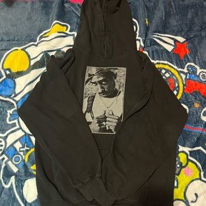 Black hoodie of Tupac